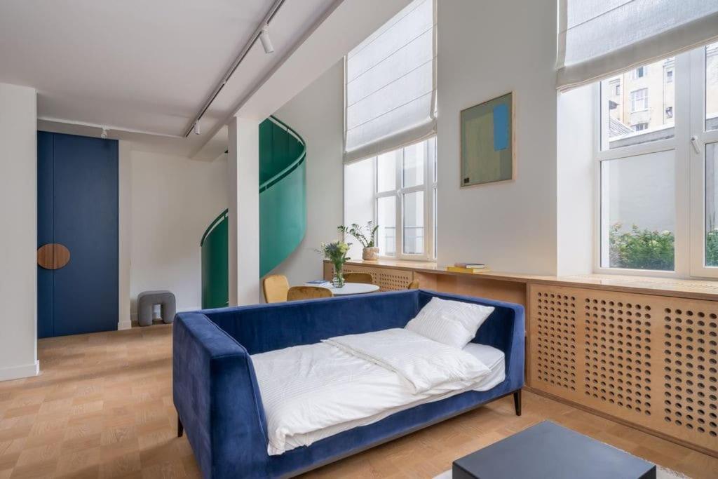 Appartamento Designer Loft In The City Center Riga Esterno foto