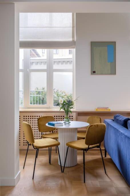 Appartamento Designer Loft In The City Center Riga Esterno foto