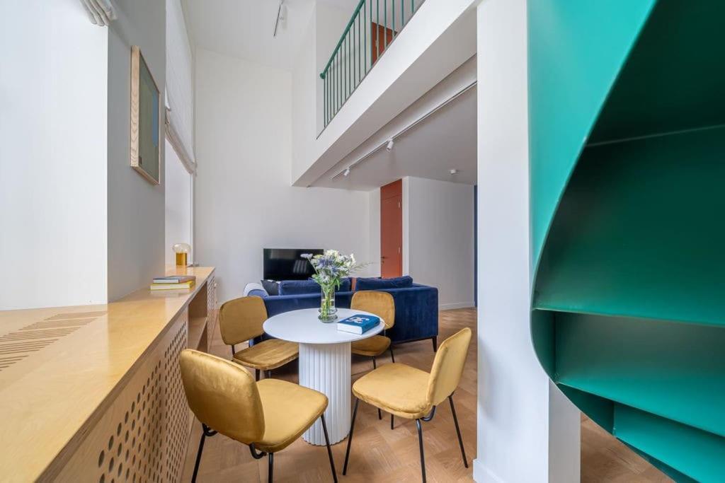 Appartamento Designer Loft In The City Center Riga Esterno foto